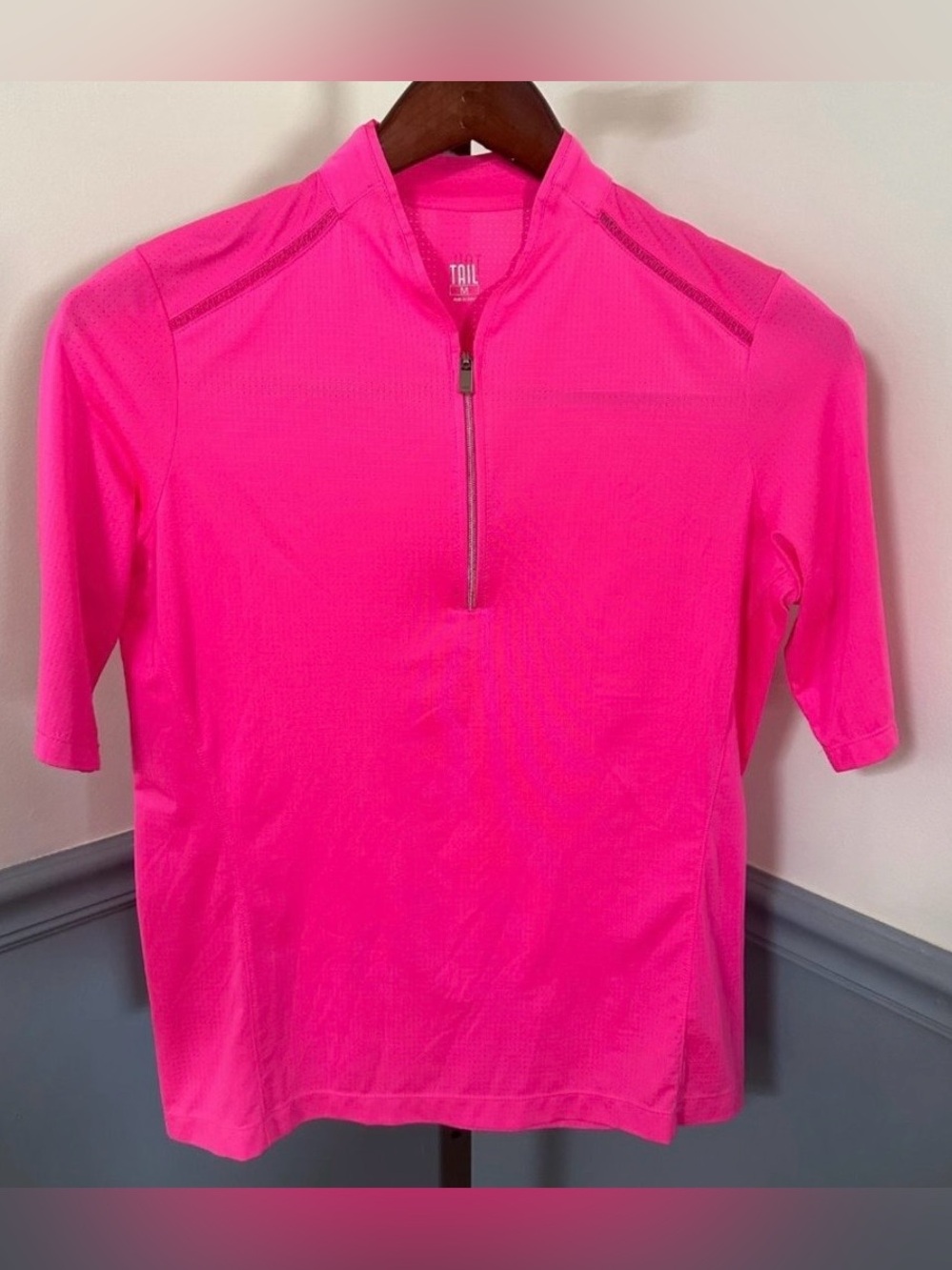 Tail HOT PINK Breathable Mid Sleeve Zip Polo Med